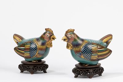 Cina, Coppia di galline in smalto cloisonné, h cm 12, periodo della Repubblica (1912-1949)