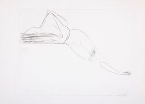 Donna che si spoglia