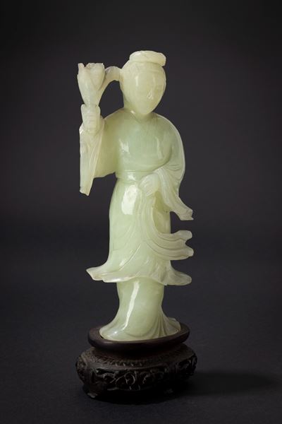Scultura in giada, Dama con fiori, Cina, XIX secolo