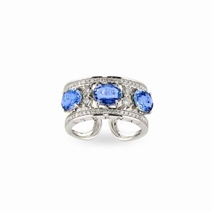 A 18k white gold, sapphire and diamond ring