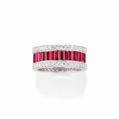 Anello eternity in oro bianco 18k con rubini e diamanti