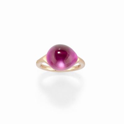 Anello in oro giallo 9k con pietra rossa