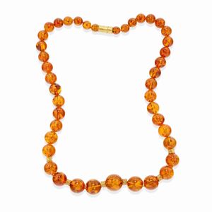  - Collana in ambra