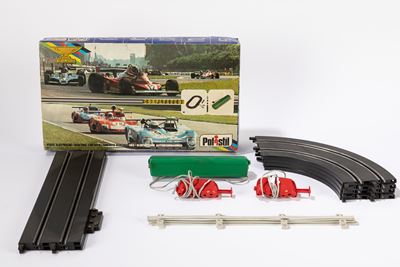 Pista macchine Competition, giocattolo d'epoca italiana