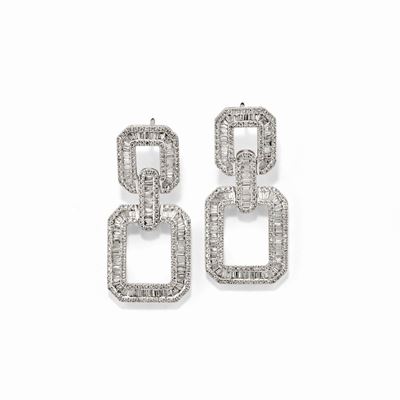 Orecchini pendenti in oro bianco 18k con diamanti