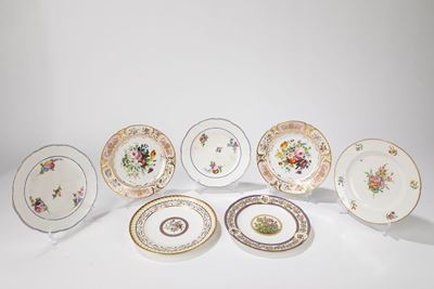 Lotto Composto da Sette Piatti in Porcellana, Manifatture Francesi Differenti, Secolo XIX