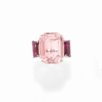 Anello in oro bianco 18k con kunzite e ametiste