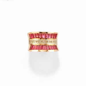  - Anello con rubini