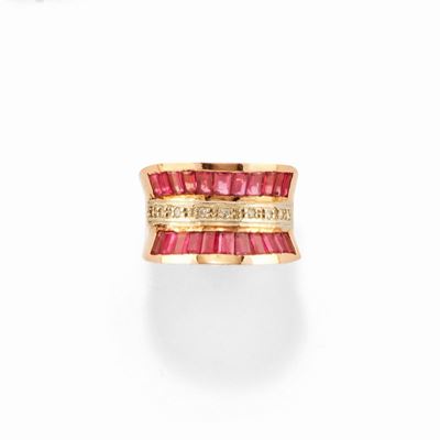 Anello in oro bicolore 12k con rubini e diamanti