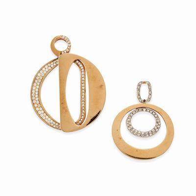 Due pendenti in oro bicolore 18k con diamanti taglio huit-huit