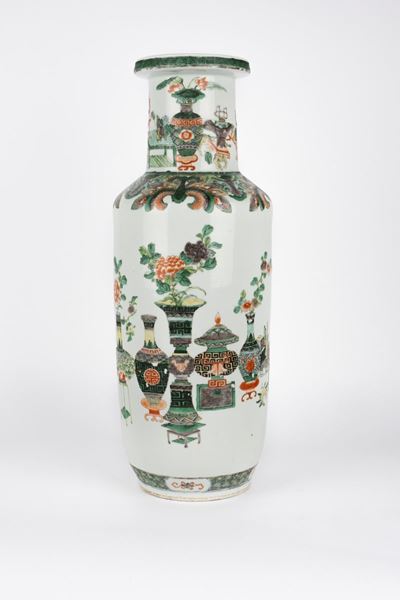 Vaso a rouleau in porcellana Famiglia Verde, Cina, periodo Guangxu (1875-1908)