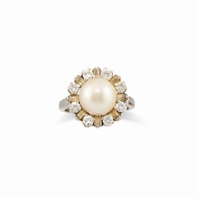 Anello con perla coltivata e diamanti in oro bianco 18k