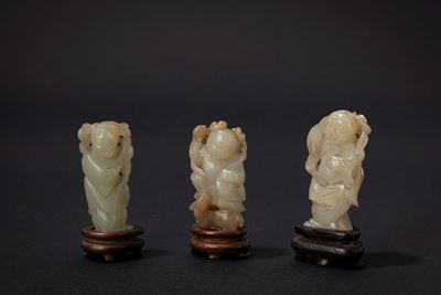 Cina, Tre sculture in giada intagliate, secolo XIX