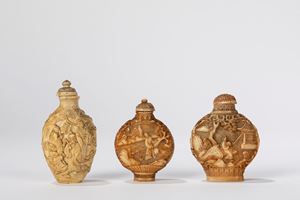 ☼Lotto composto da tre snuff bottles in avorio. Cina, inizio secolo XX
