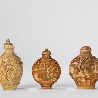 Set di tre snuff bottles in avorio, Cina, inizio secolo XX