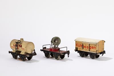 Serie di 3 vagoni merci 1674, 1964 e 1683