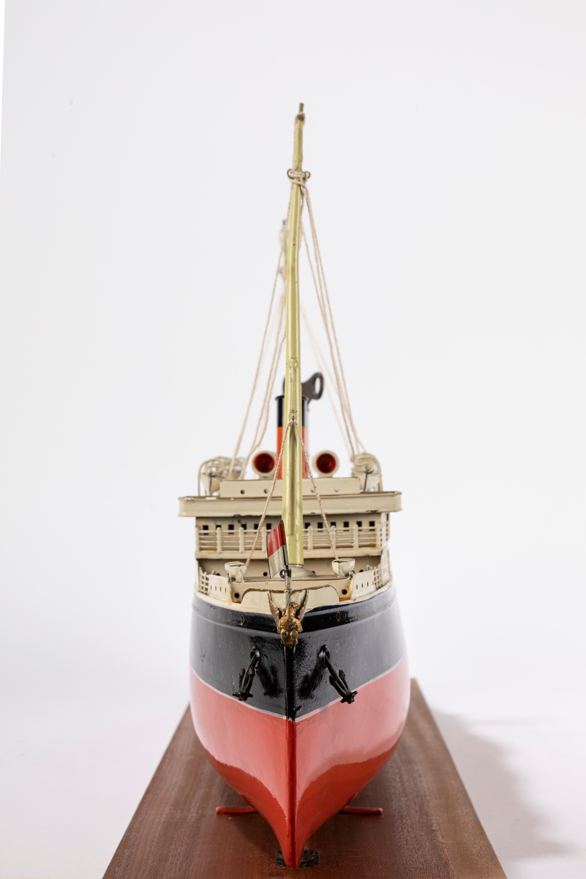 Bing - Modello da esposizione di transatlantico in latta, Germania 1915-1918