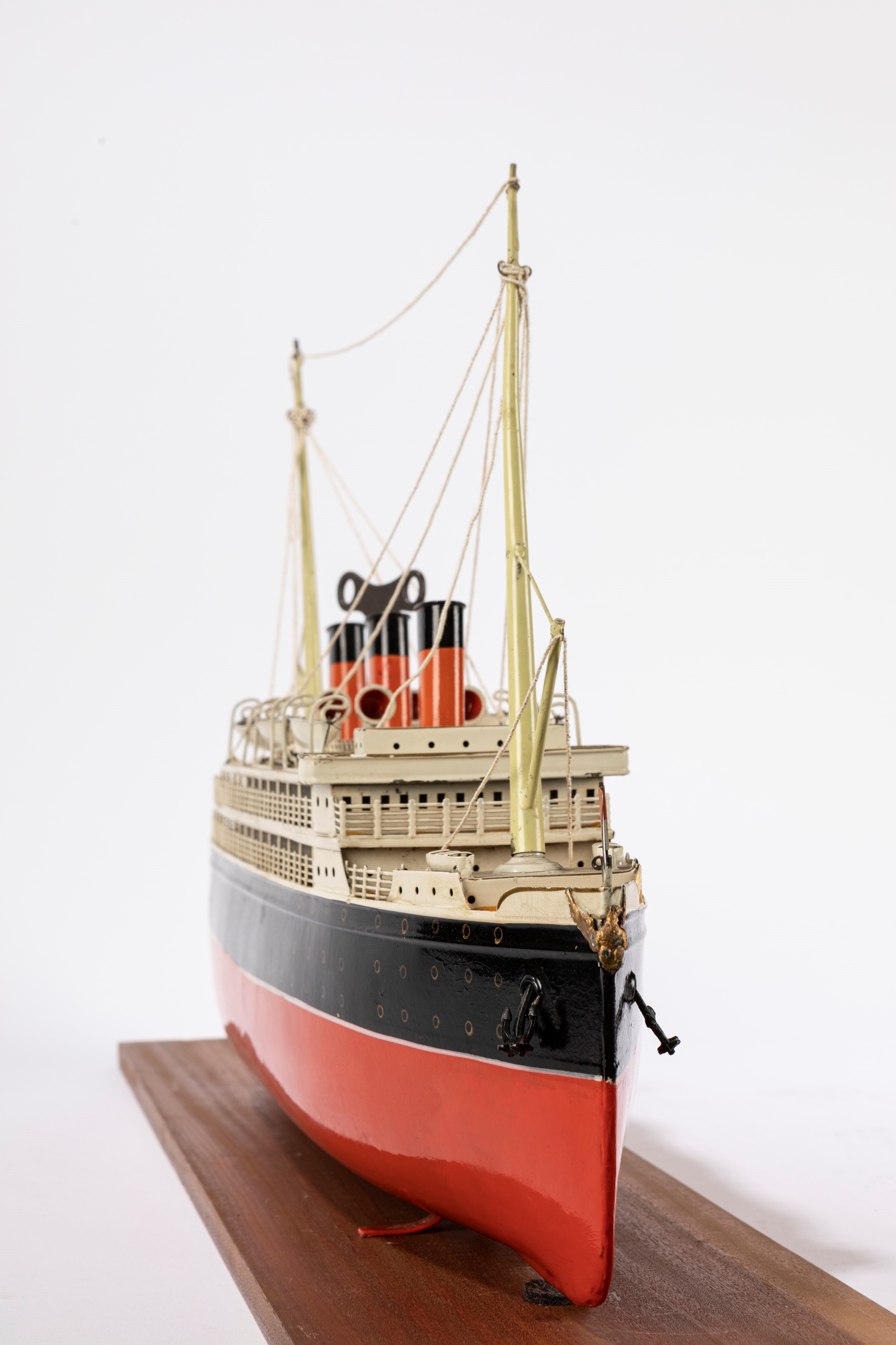 Bing - Modello da esposizione di transatlantico in latta, Germania 1915-1918