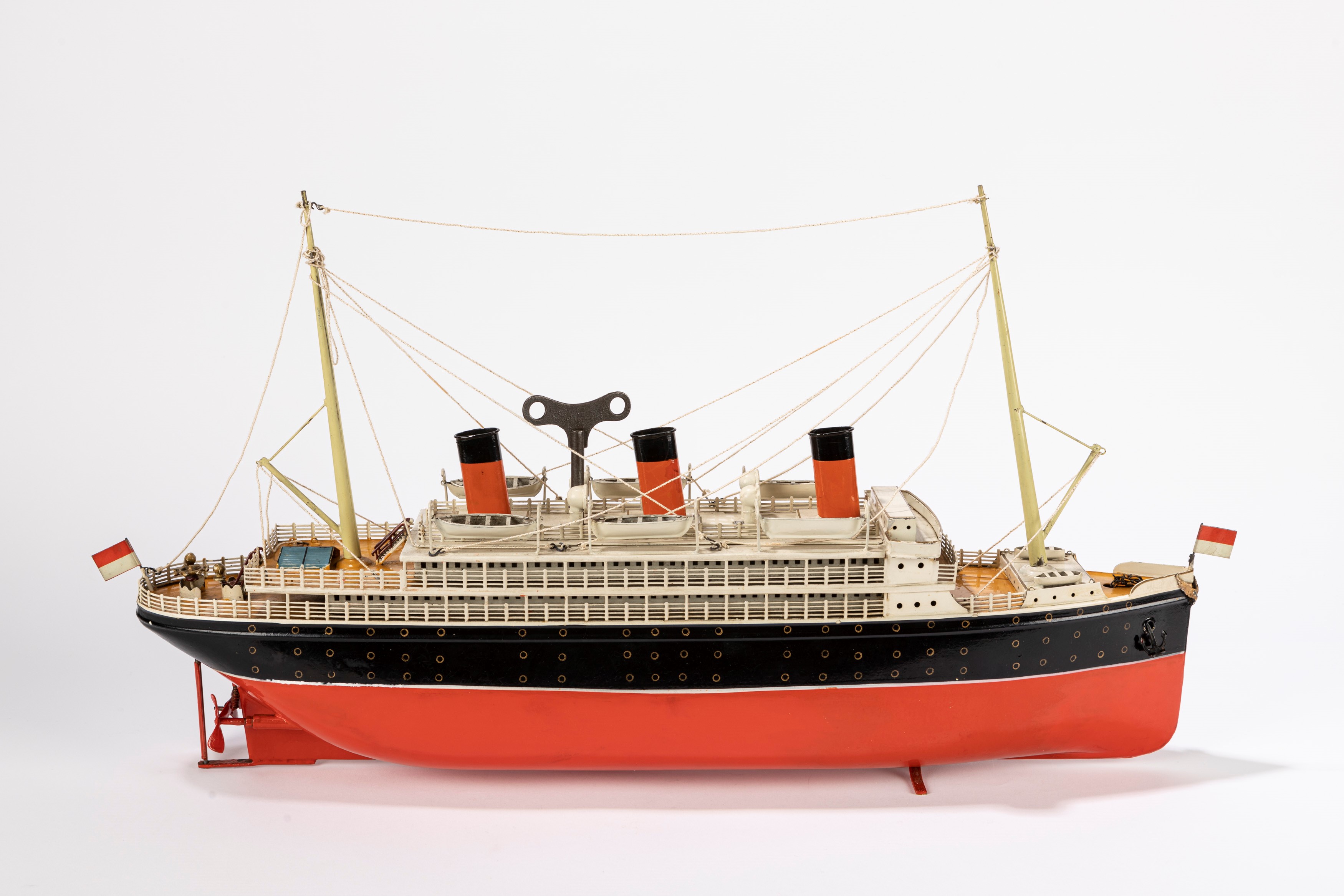 Bing - Modello da esposizione di transatlantico in latta, Germania 1915-1918