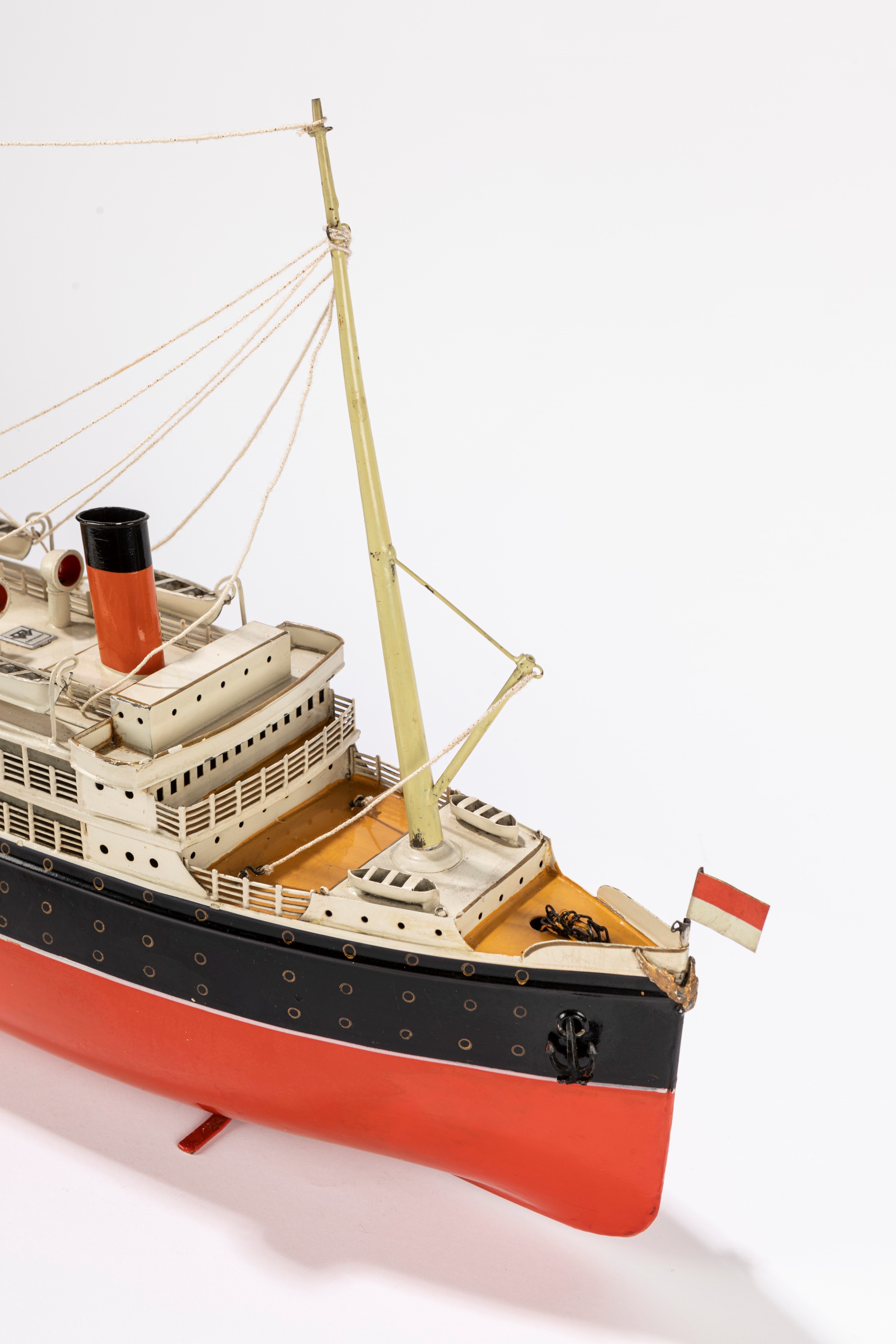 Bing - Modello da esposizione di transatlantico in latta, Germania 1915-1918