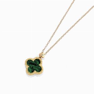  - Collana con pendente in malachite