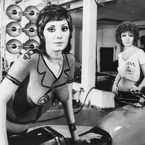 Edvige Fenech and Paola Quattrini in "A Strange Orchid With Five Drops of Blood"