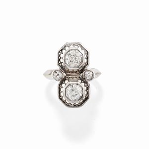  - Anello con diamanti