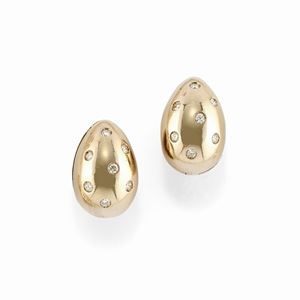 A 18k two-color gold and diamond earrings, Pomellato