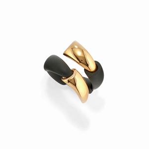 A 18k yellow gold and titanium ring, Vhernier, "Calla" collection