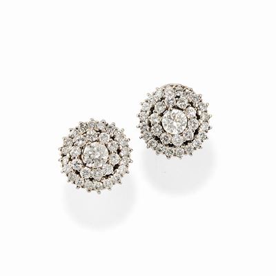 Orecchini in oro bianco 18k con diamanti taglio brillante, peso 11,80 g