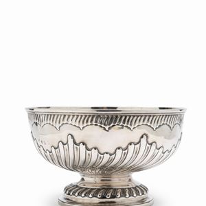 A silver centerpiece, England 20th Century