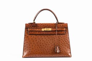 Lot - Hermes Kelly 32 Ostrich Handbag Gold Hardware 1988