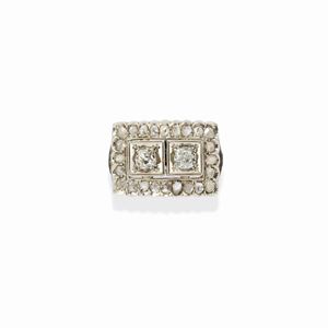 A 18k white gold and diamond ring, circa 1940