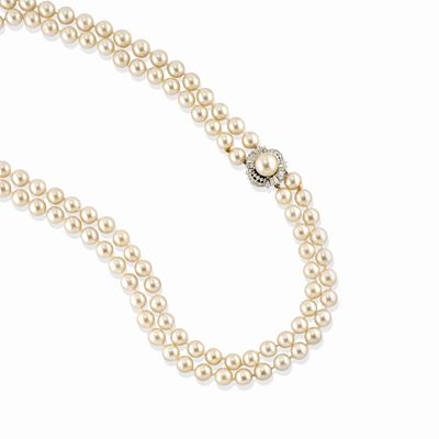 Collana di perle coltivate in oro bianco 18k