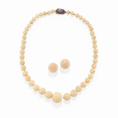 Orecchini e Collana in Corallo Bianco