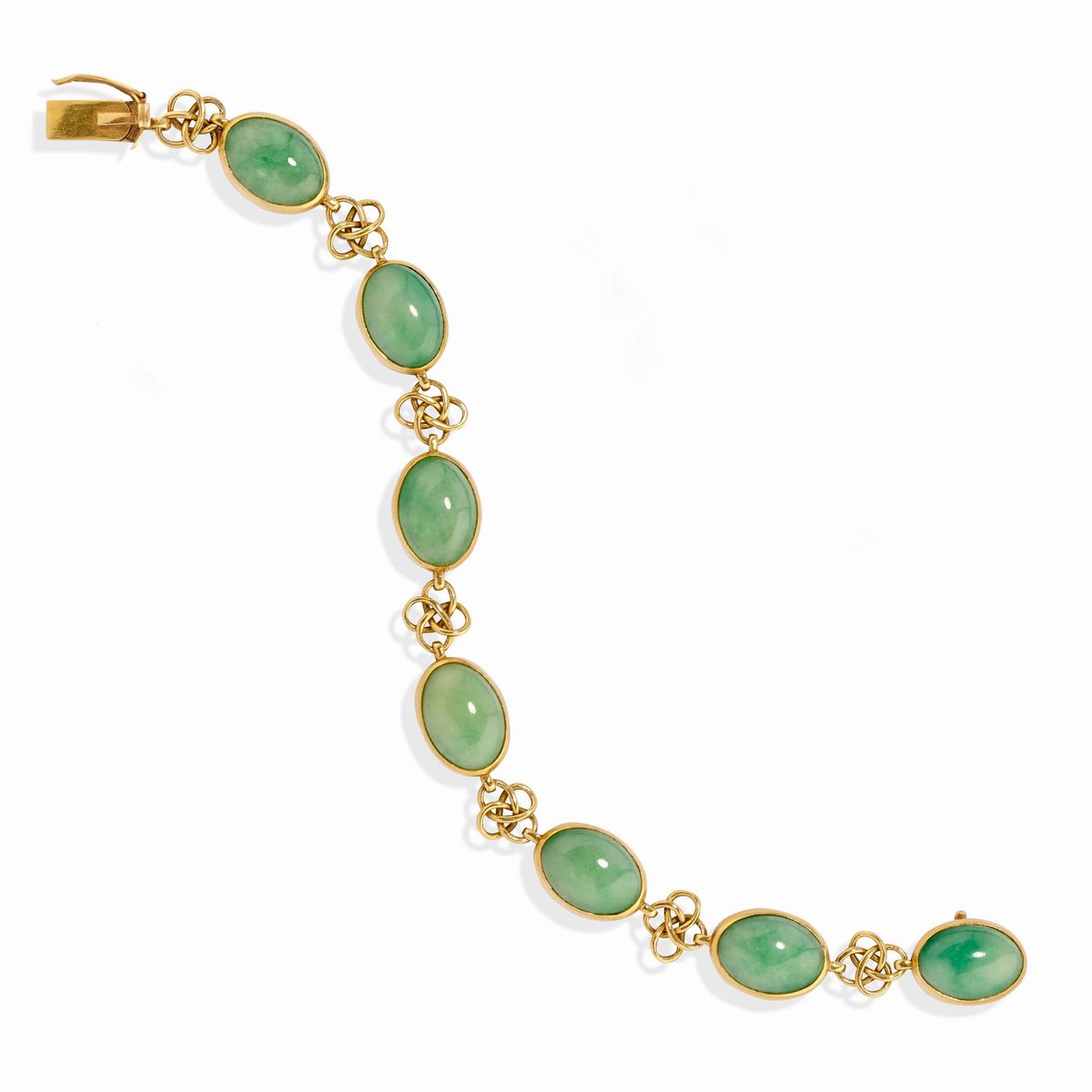 Due gioielli in oro giallo 18k con pietre verdi di giada giadeite
