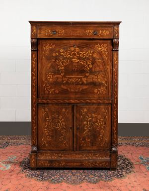 Secretaire lastronato e intarsiato a motivi floreali fogliacei. Olanda, secolo XIX
