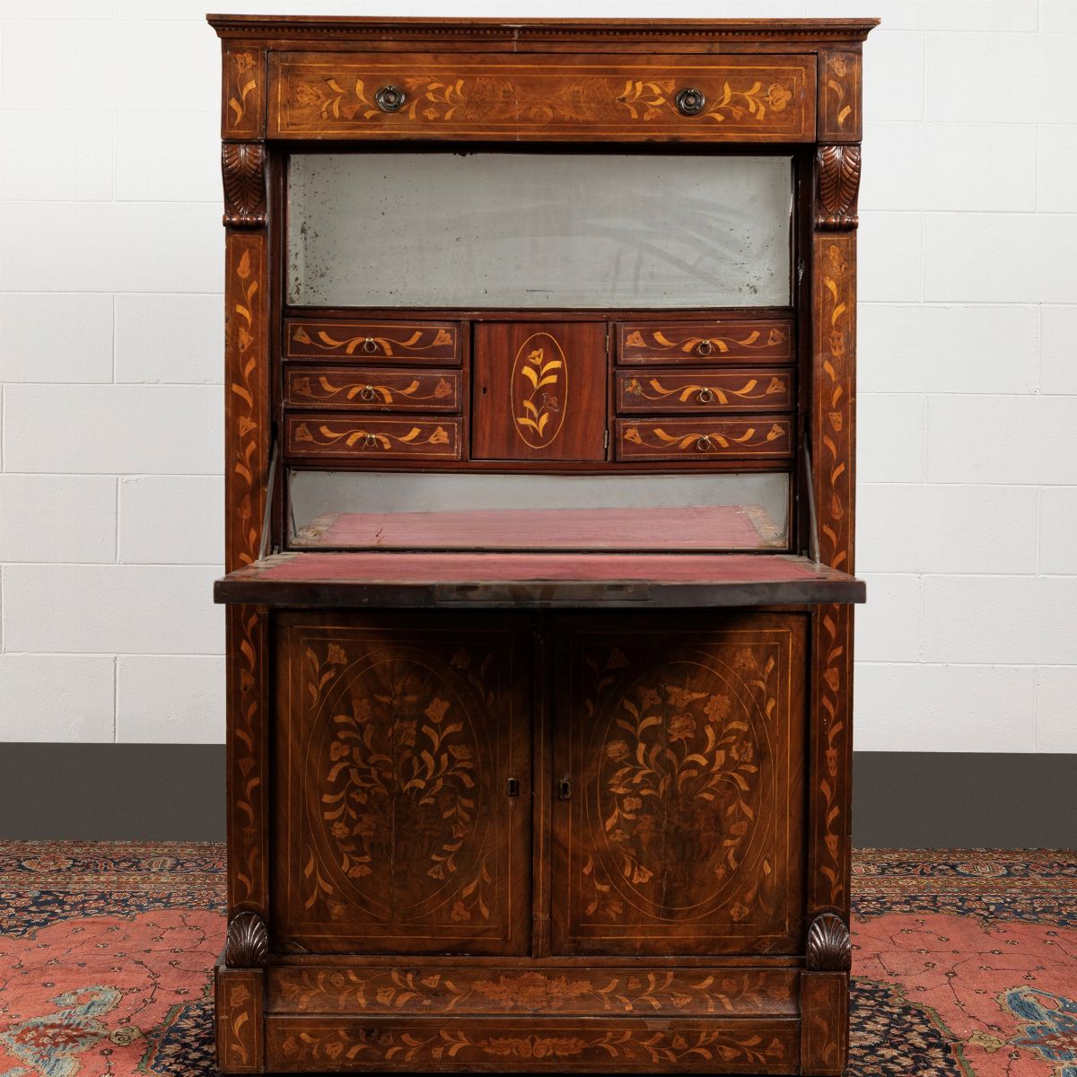 Secretaire Lastronato e Intarsiato a Motivi Floreali Fogliacei. Olanda, Secolo XIX