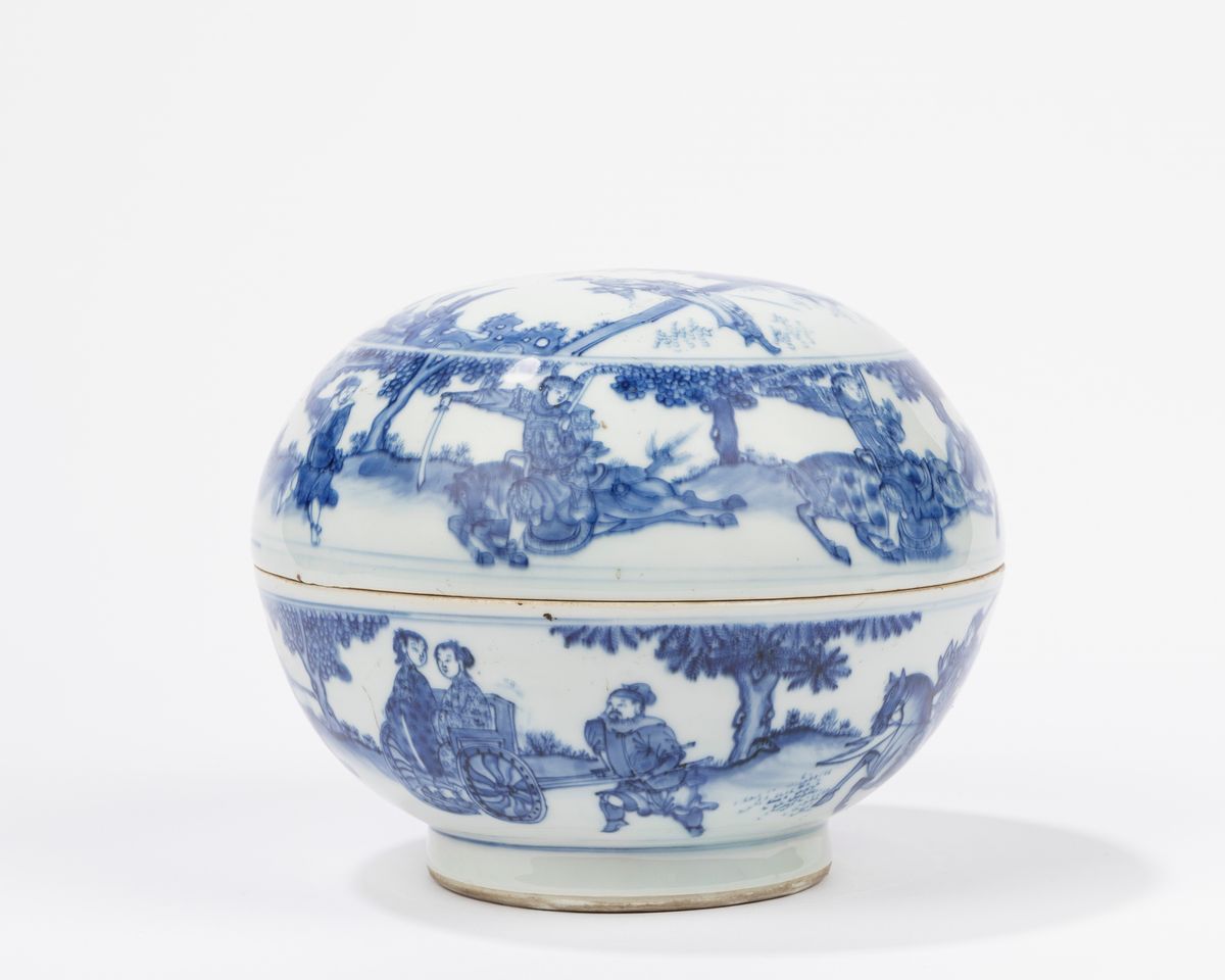Cina, Scatola con coperchio in porcellana bianca e blu, XVII secolo, periodo Chongzhen (1627-1644...