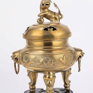 Incensiere tripode in bronzo. Giappone, secolo XX