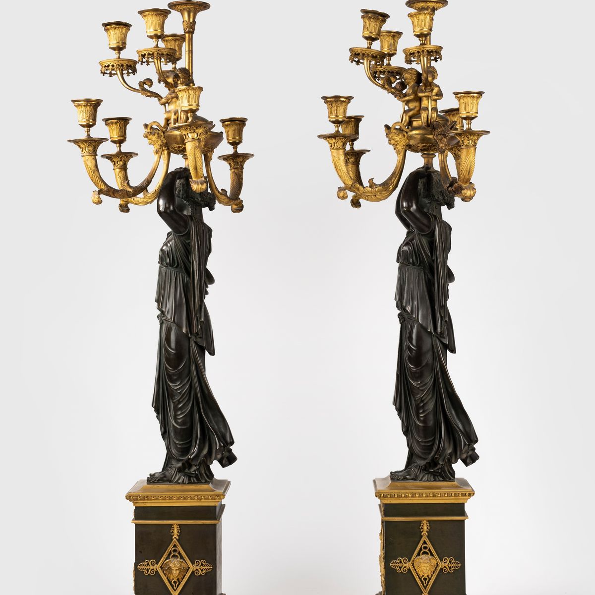 Coppia di Grandi e Importanti Candelabri Impero in Bronzo Dorato e a Patina Scura, Francia Inizi ...