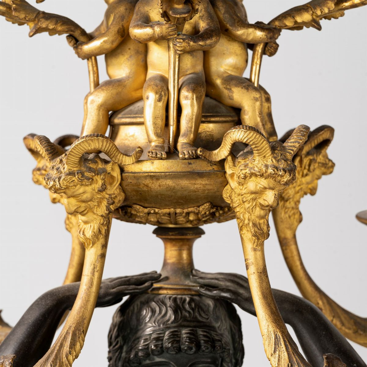 Coppia di Grandi e Importanti Candelabri Impero in Bronzo Dorato e a Patina Scura, Francia Inizi ...