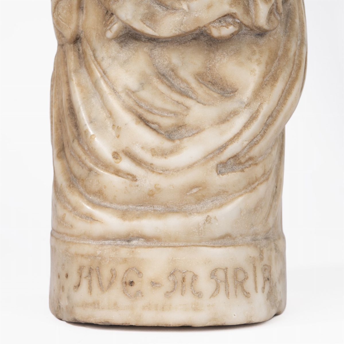 Scultura in Marmo Raffigurante Madonna con Bambino