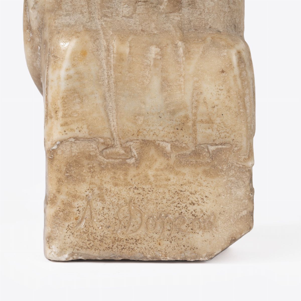 Scultura in Marmo Raffigurante Madonna con Bambino
