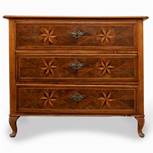 Cassettone in legno con decorazioni geometriche, secolo XVIII