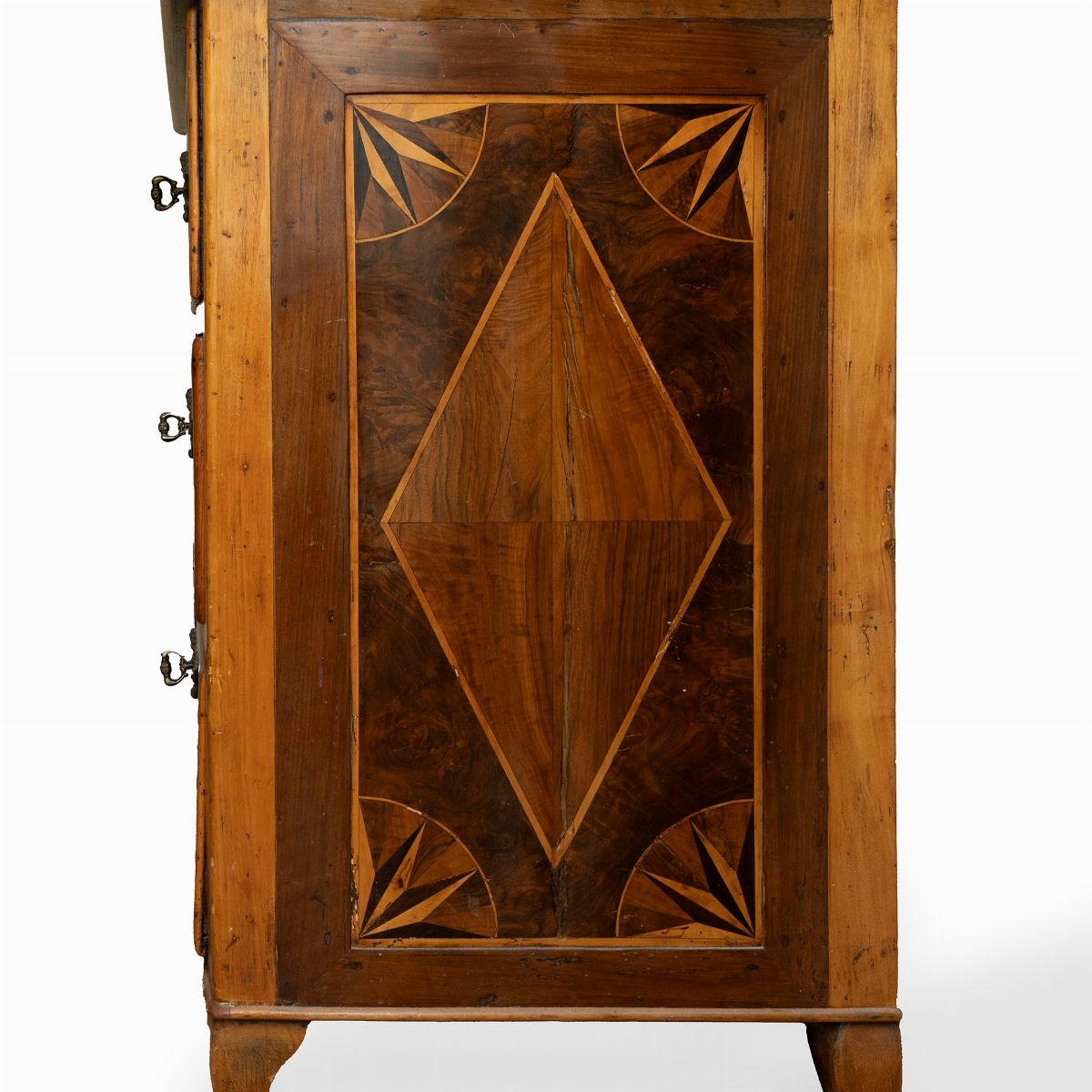 Cassettone in Legno con Decorazioni Geometriche, Secolo XVIII