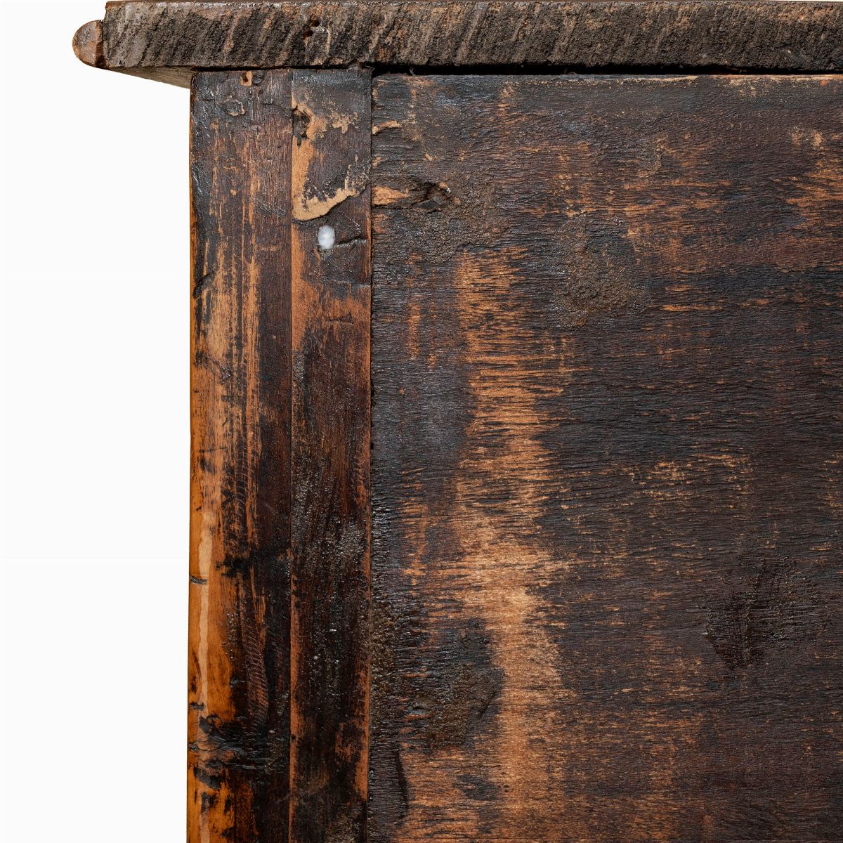 Cassettone in Legno con Decorazioni Geometriche, Secolo XVIII