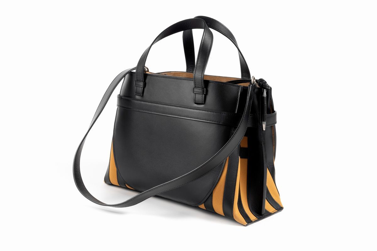 Loewe - Borsa Gate