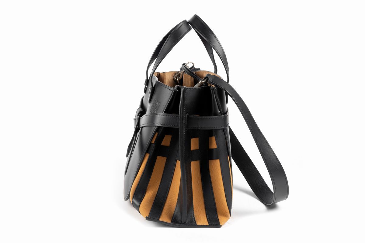 Loewe - Borsa Gate