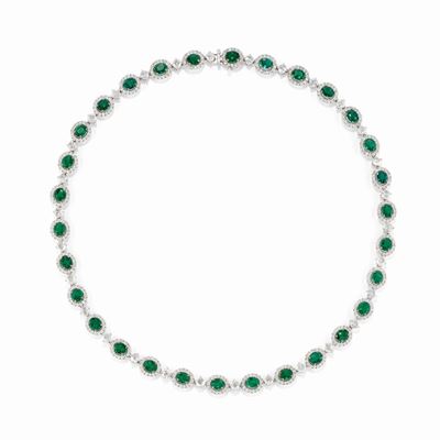 Collana con smeraldi ovali e diamanti in oro bianco 18k